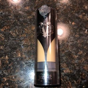 KatVonD Lock-it foundation